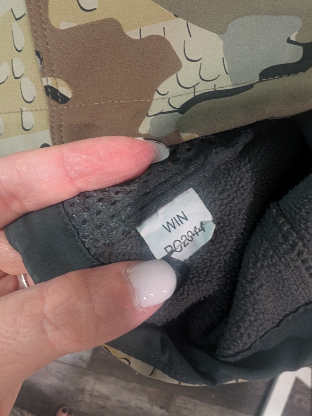 Kuiu Kids' Camo Hooded Jacket - Olive/Tan Size Small (7-8) - Picture 8 of 11